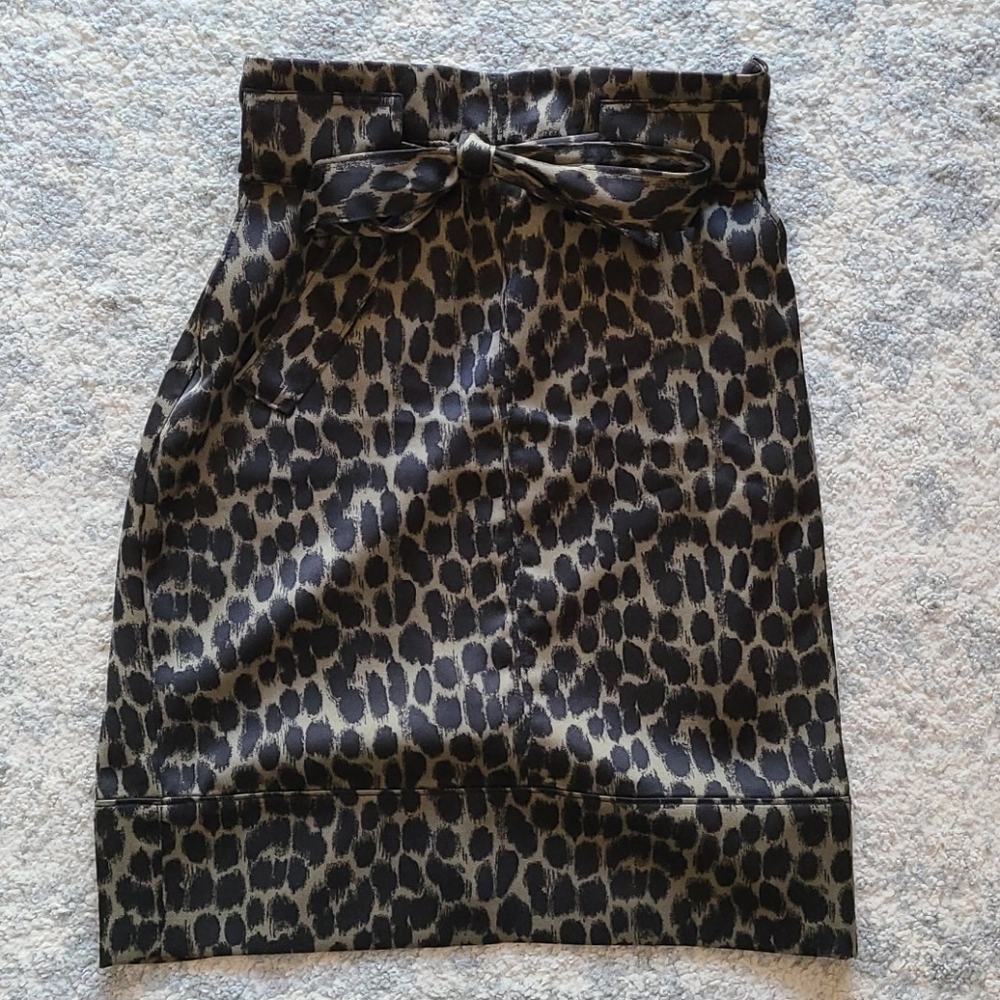 Excellent condition luxe snow leopard BR skirt